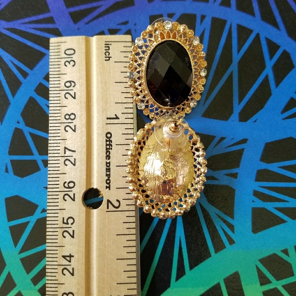 Black oval earrings - Picture 3 of 3